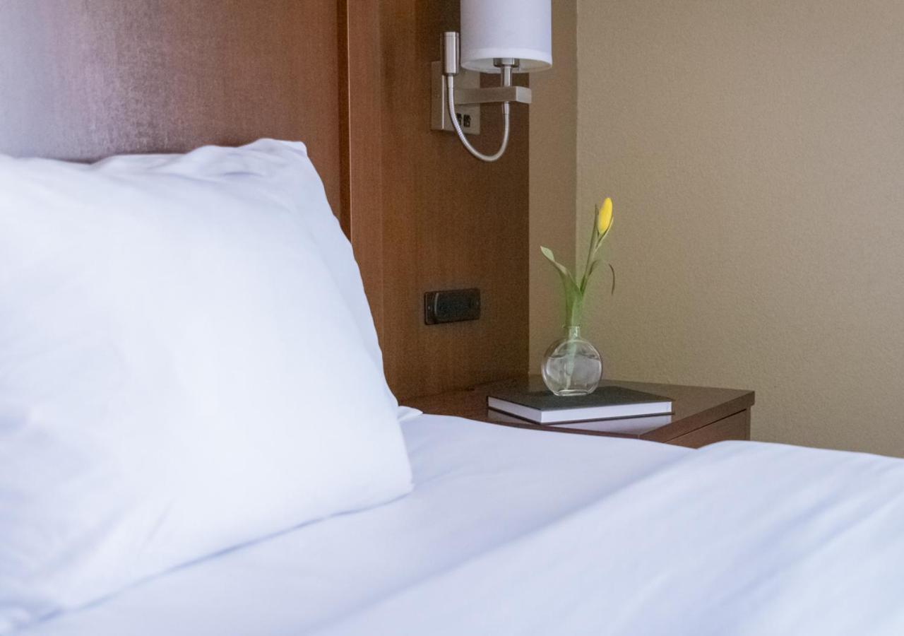 Russell Inn And Suites Starkville Bagian luar foto