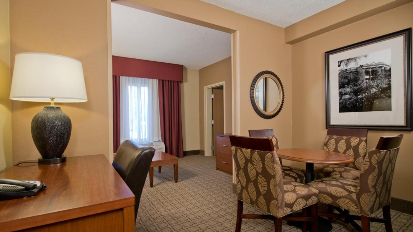 Russell Inn And Suites Starkville Bagian luar foto