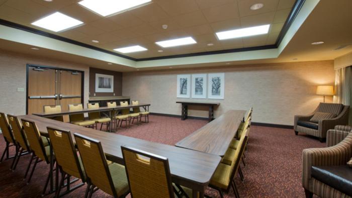 Russell Inn And Suites Starkville Bagian luar foto
